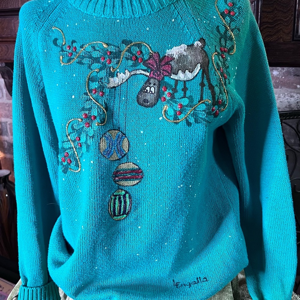 Not "UGLY" Vintage, Hand-Painted and signed Christmas Women's Sweater, SIZE M